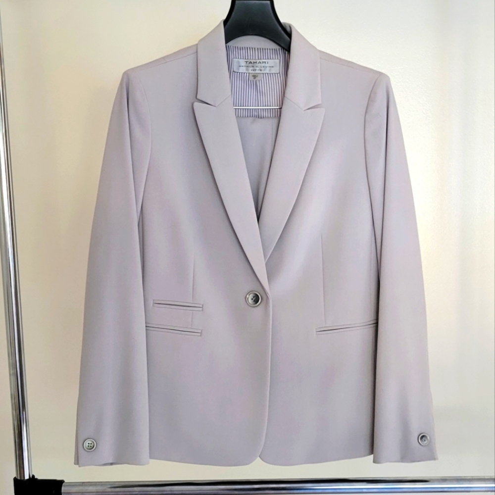 Women's Tahari Pant Suit